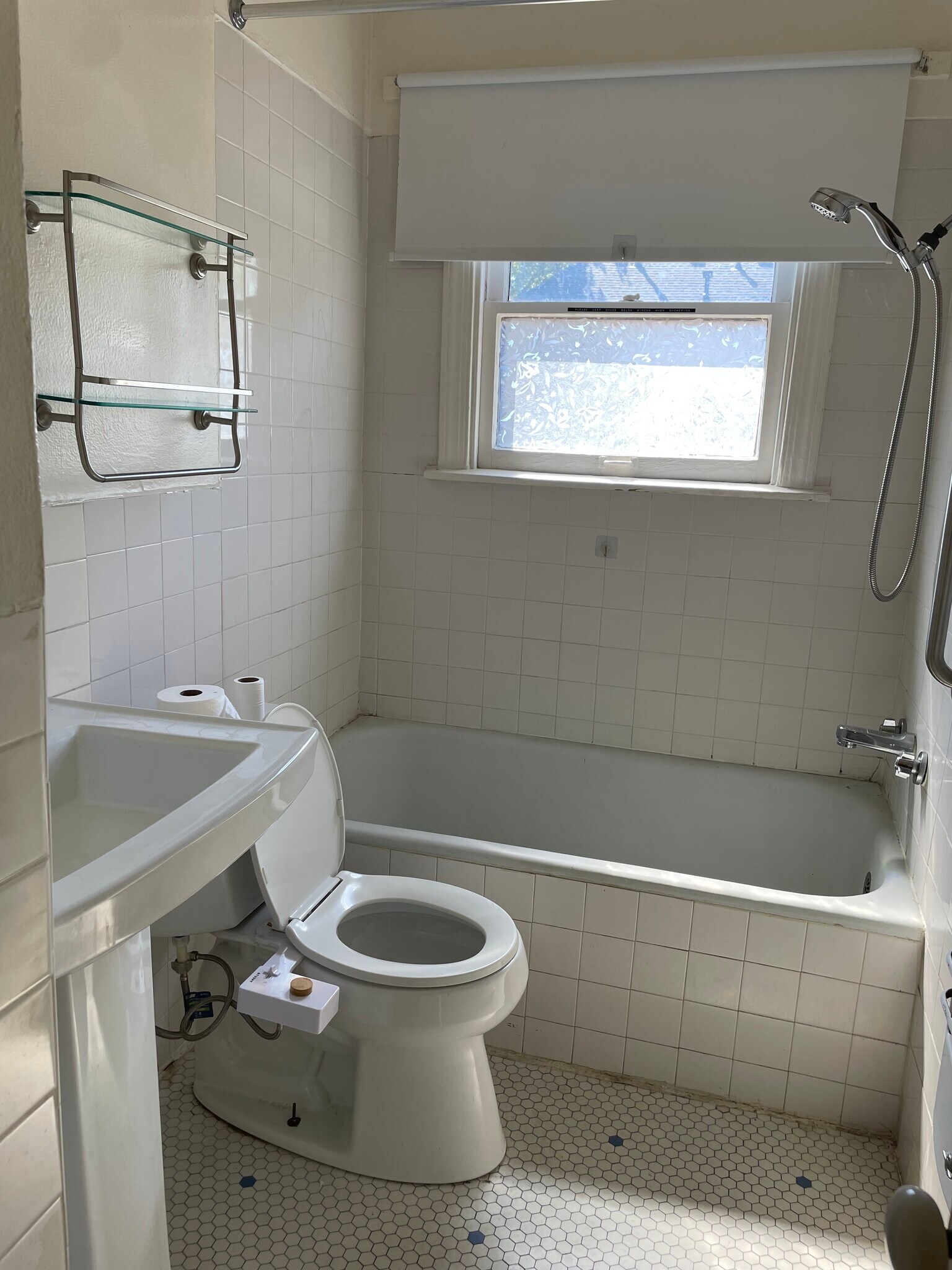 Bathroom - 5936 Oram St