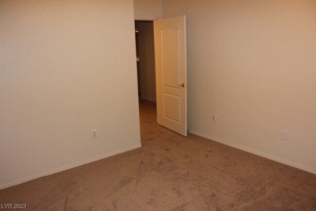Building Photo - 6701 Cobre Azul Ave