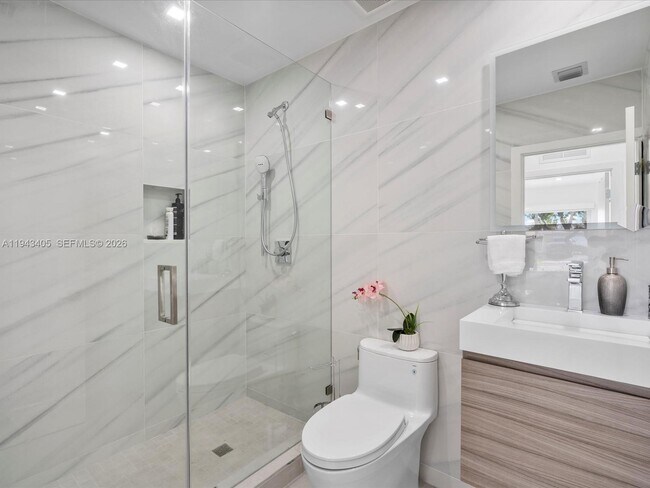 Building Photo - 4901 Grant St