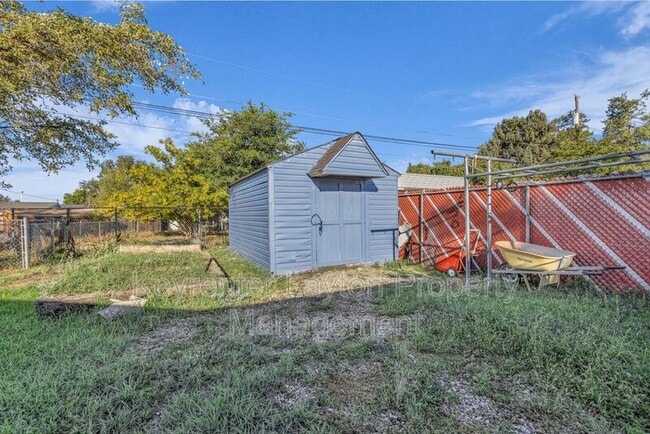 Building Photo - 775 N Diamond St