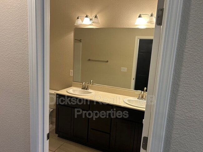 Building Photo - 2065 S Virginia St