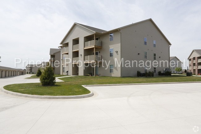 Building Photo - Pet Friendly Building at Woodsage Apartments