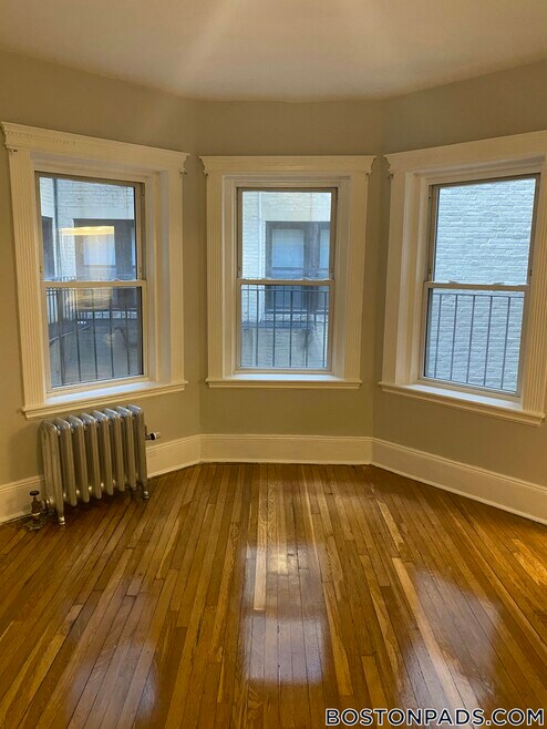 Building Photo - 38 Hemenway St