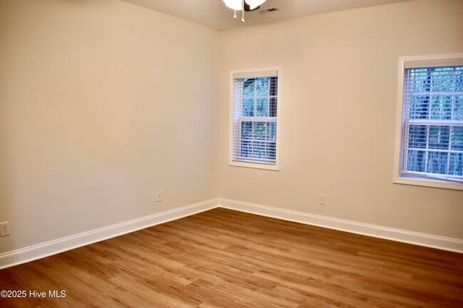Building Photo - 315 Adams Cir