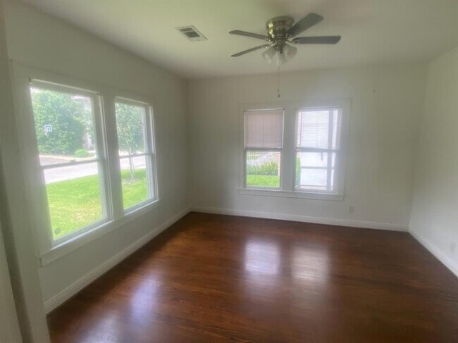Building Photo - 4434 Oleander St