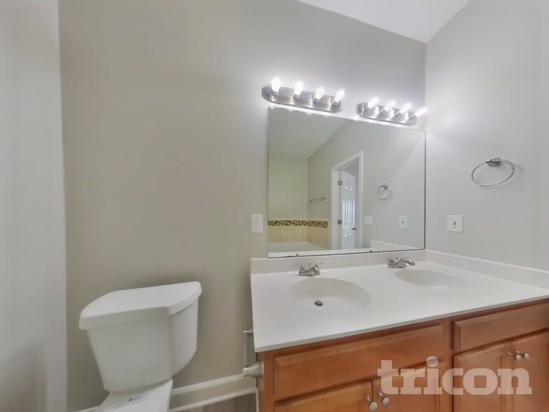 Building Photo - 8326 Knapp Ct