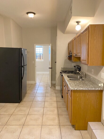 Building Photo - 2553 Saint Ann St