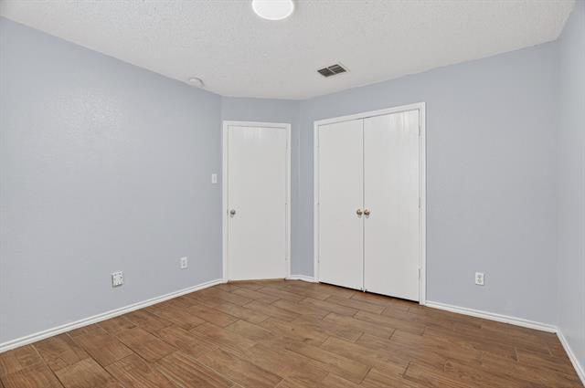 Building Photo - 1435 Queen Annes Dr