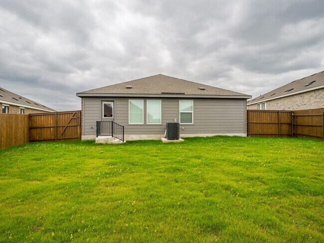 Building Photo - 252 Rock Spgs Dr