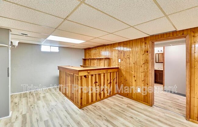 Building Photo - 2325 Golfway St