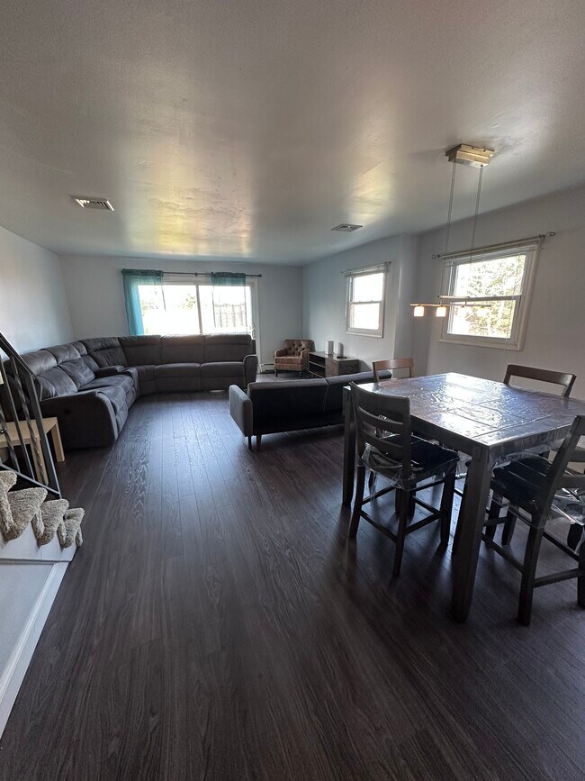 Building Photo - 8 Occident Ave