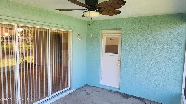 Building Photo - 1061 Pelican Ln