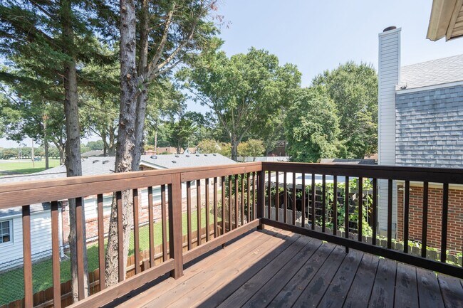 Building Photo - 5518 Gates Landing Rd
