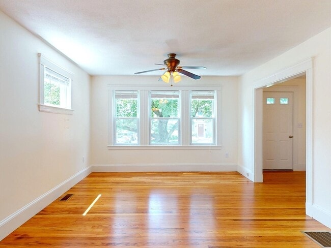 Building Photo - 25 Charlotte Rd