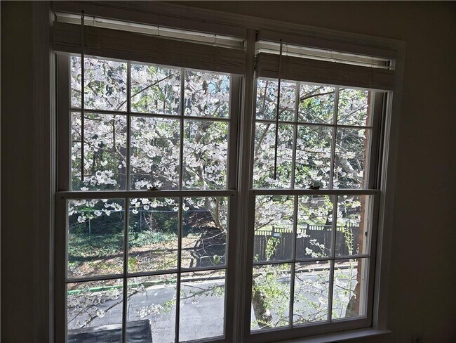 Building Photo - 1209 Wildcliff Cir