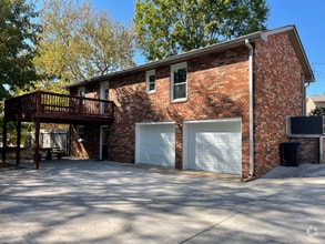 Building Photo - 127 Hillside Dr