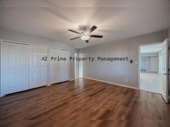 Building Photo - 1619 E Whitton Ave