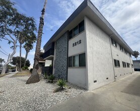 Building Photo - 3212 W 84th Pl