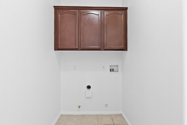 Building Photo - 13897 Mountain Top Dr