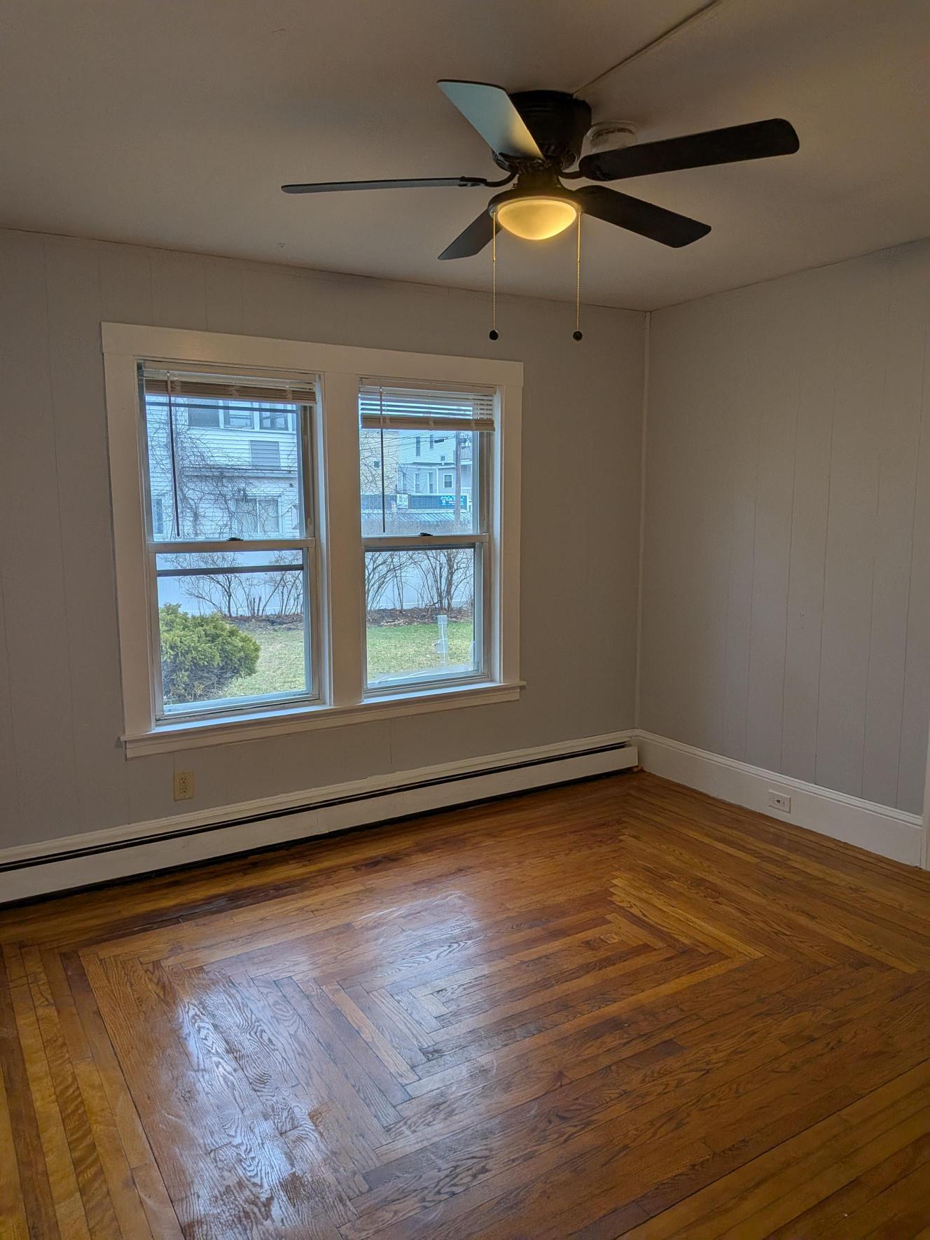 Building Photo - 607 Hevey St