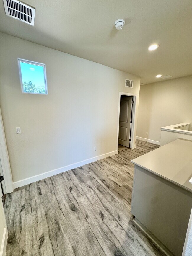 Building Photo - Freshly Painted 4 Bedroom Home with 3-Car Garage in Brentwood