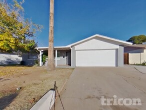 Building Photo - 3202 W Wood Dr