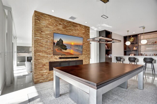 Building Photo - 17113 Aquavera Way