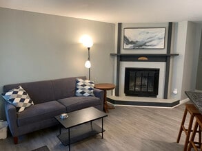 Building Photo - 7943 York St