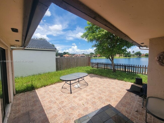 Building Photo - 17544 NW 63rd Ct