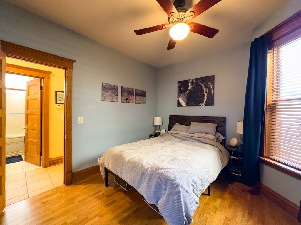 Building Photo - 2711 N Kimball Ave