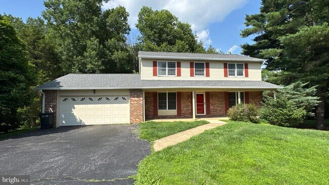 Building Photo - 10024 Century Dr