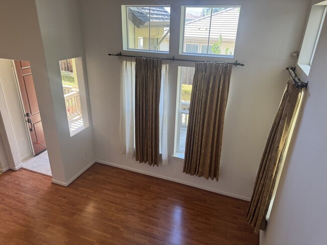 Building Photo - 449 Pariso Terrace