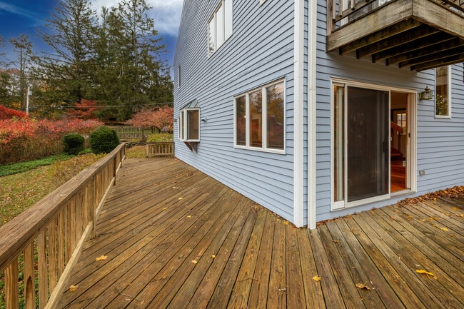 Building Photo - 14 Clearview Terrace