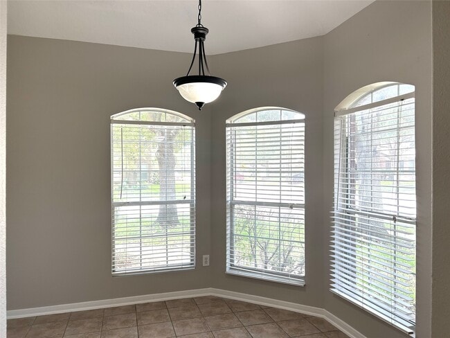 Building Photo - 18562 Carousel Creek Ct