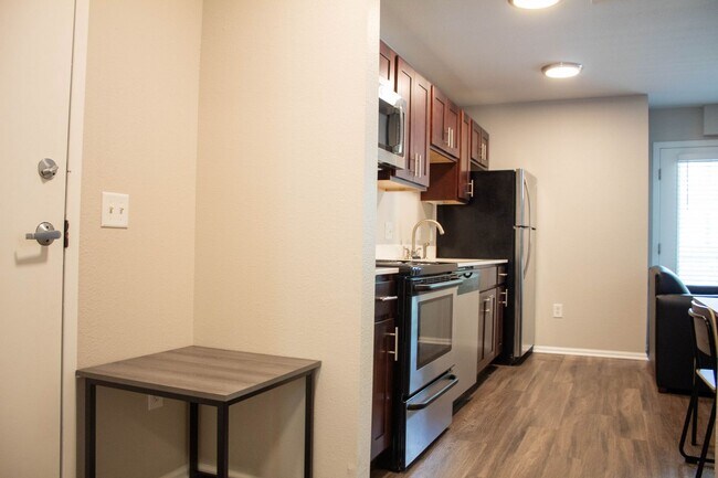 Interior Photo - 408 E Healey St