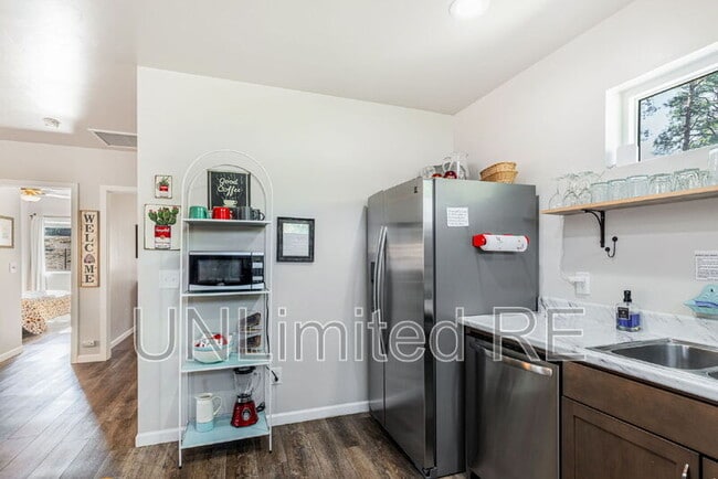 Building Photo - 5750 E Jeremy Ln