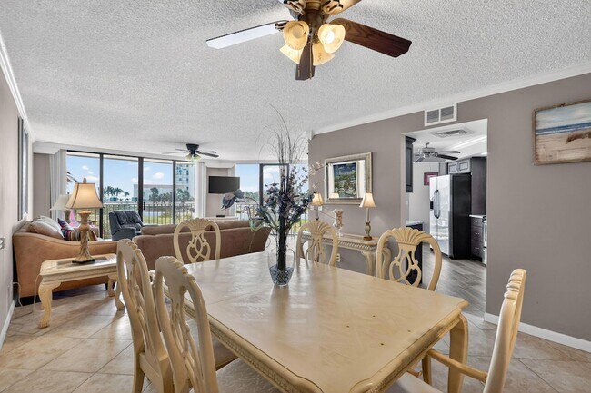 Building Photo - 9650 S Ocean Dr