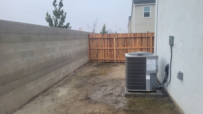 Building Photo - 12533 Camino Glorieta, Bakersfield, CA 93311