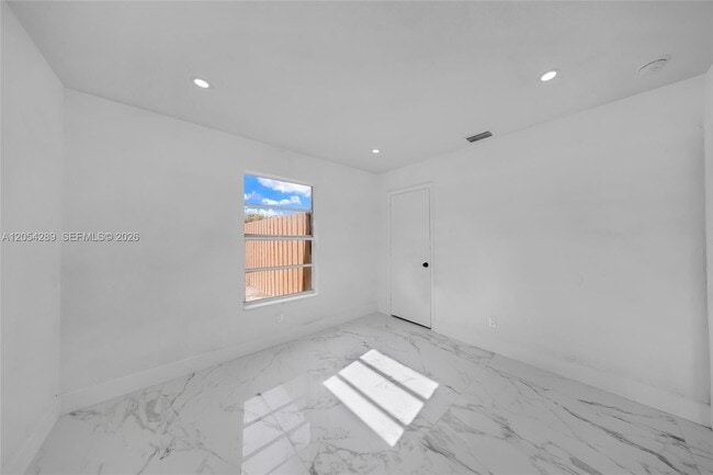Building Photo - 2468 NW 21st St