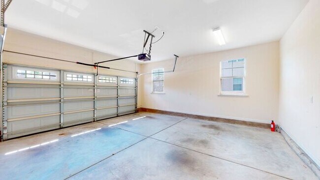 Building Photo - Inviting End Townhome with Loft, Granite Kitchen & 2-Car Garage , Near RTP, RDU, I-40 & I-540