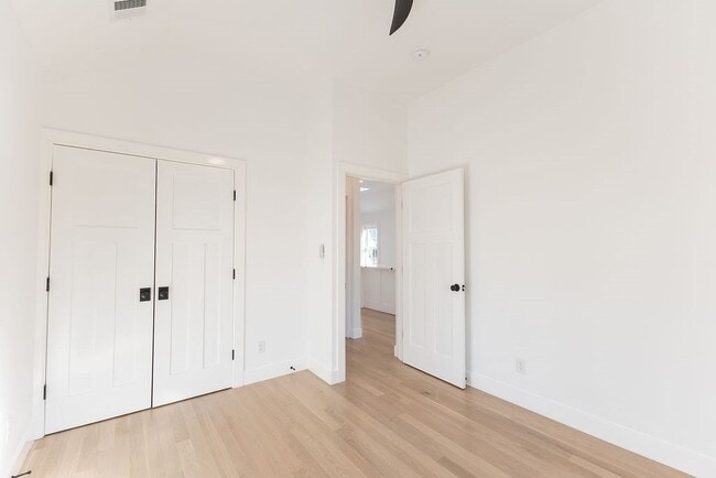 Building Photo - 17 Harding Rd