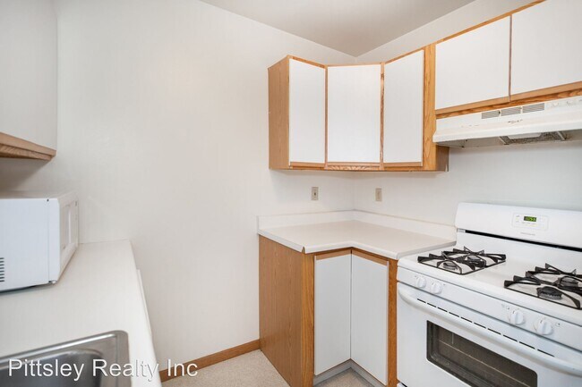 Building Photo - 2 br, 2 bath Apartment - 701 Fotis Drive