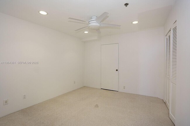 Building Photo - 201 Crandon Blvd