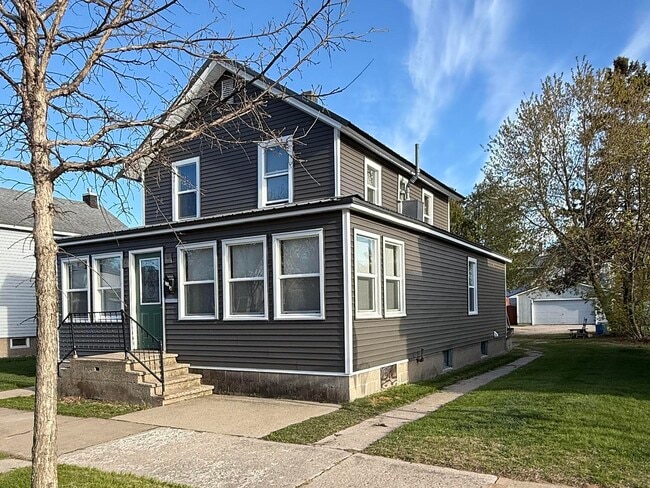 Building Photo - 1419 Sherman St