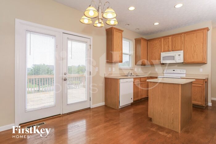 Building Photo - 6119 Spring Lake Dr