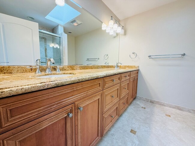 Building Photo - Desirable Mountain View 4 Bed + 3 Bath Home. Close to Bubb Elementary. Great Location.