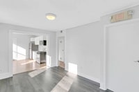 Building Photo - 5815 Ellsworth