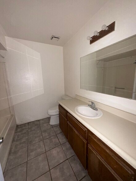 Building Photo - 21239 Madre St