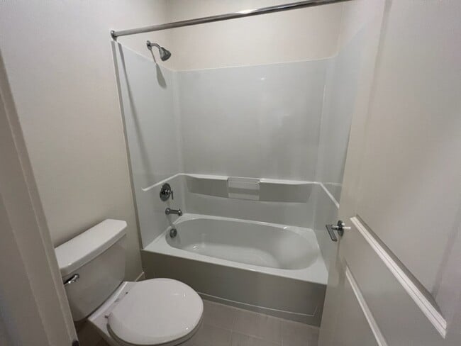 Building Photo - Newer Construction Home located in desirab...