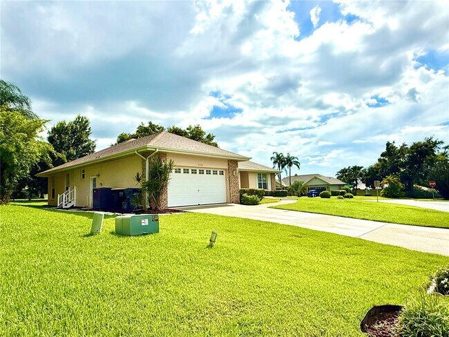 Building Photo - 2130 Saxon Ln